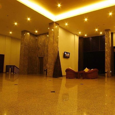 Laprima Hotel Labuan Bajo Exteriör bild