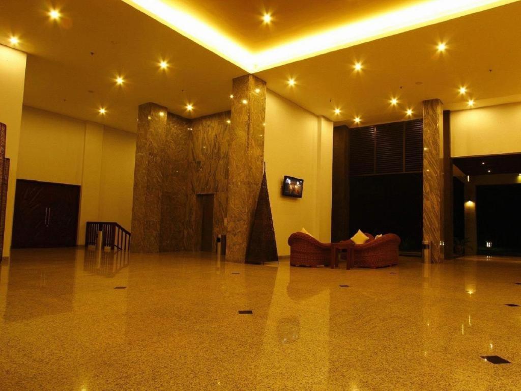 Laprima Hotel Labuan Bajo Exteriör bild