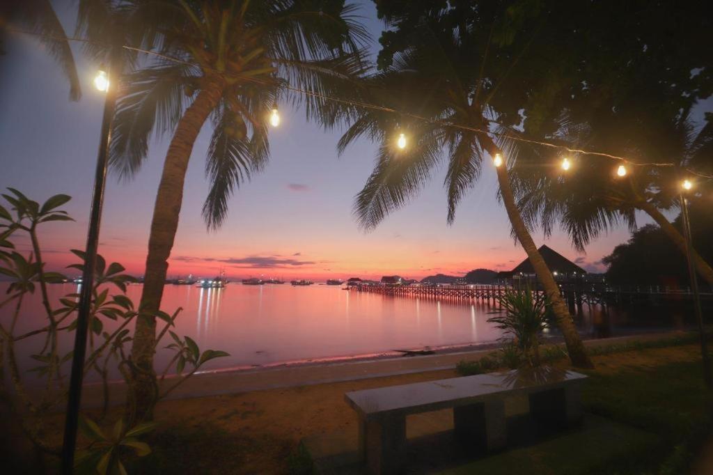 Laprima Hotel Labuan Bajo Exteriör bild
