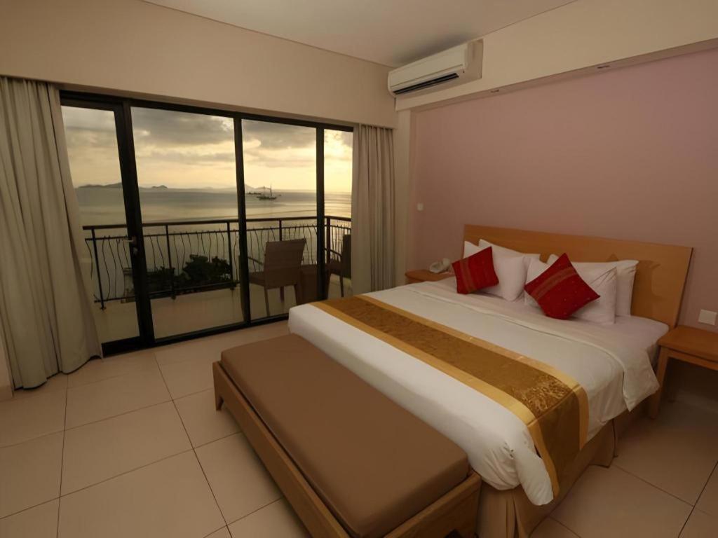 Laprima Hotel Labuan Bajo Exteriör bild