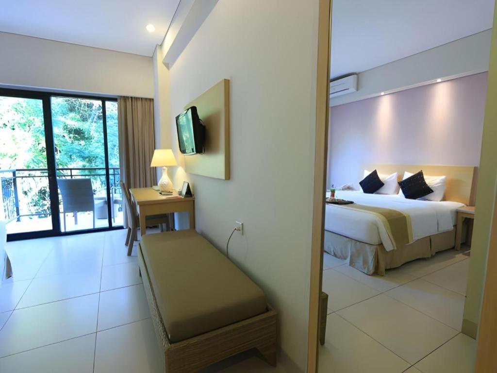 Laprima Hotel Labuan Bajo Exteriör bild