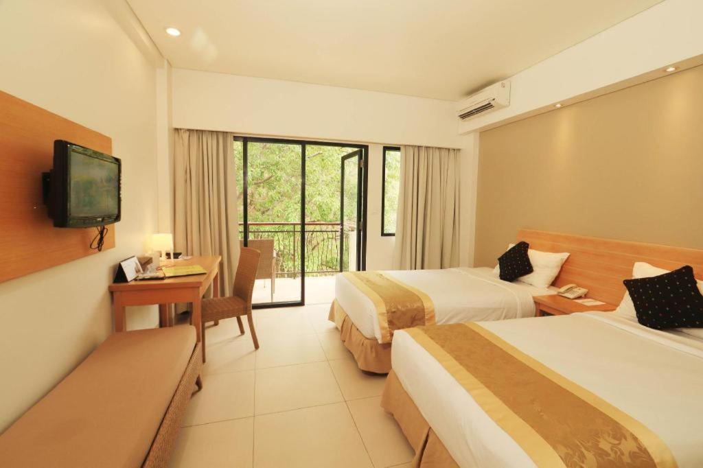 Laprima Hotel Labuan Bajo Exteriör bild